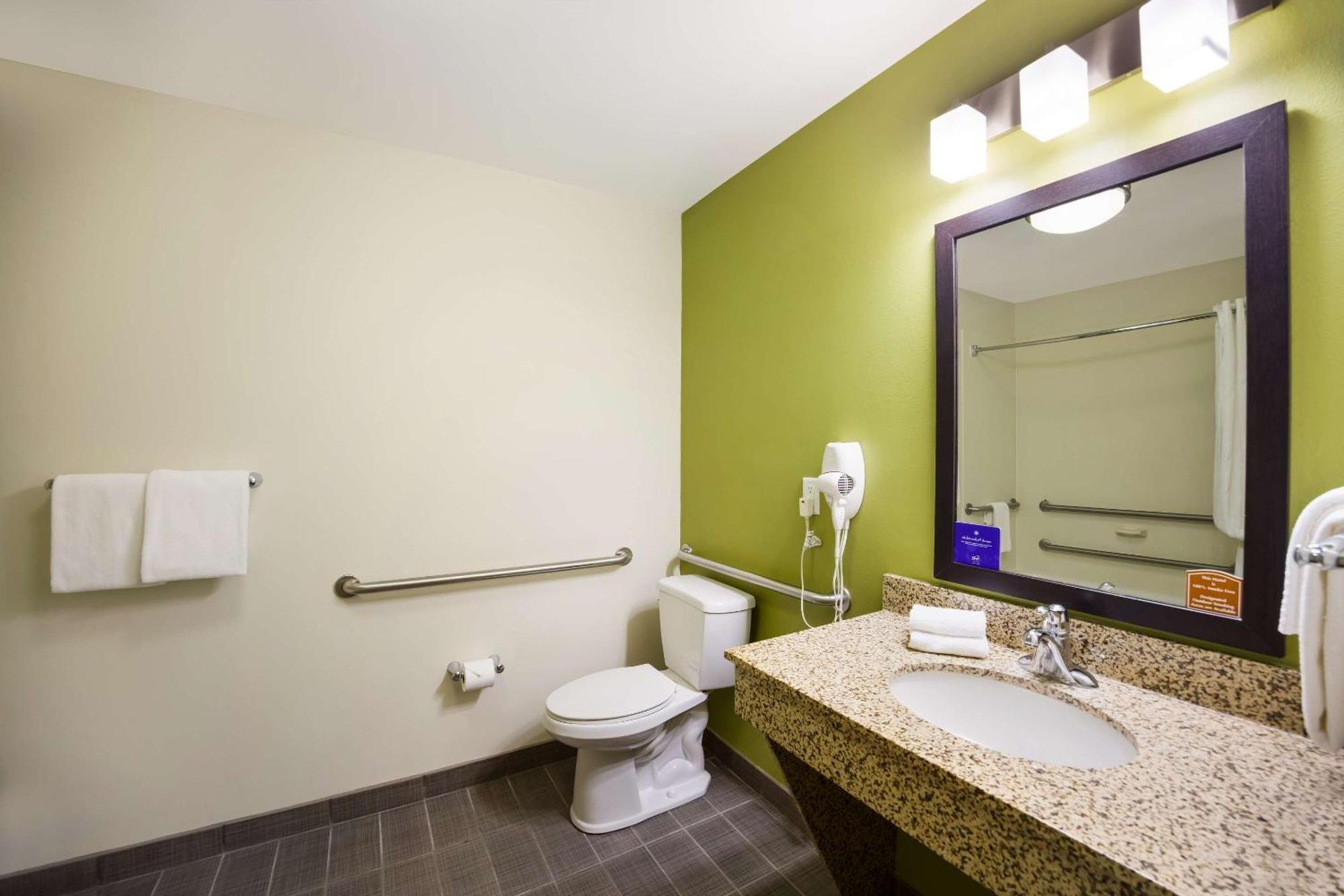 Sleep Inn & Suites Colby Kültér fotó